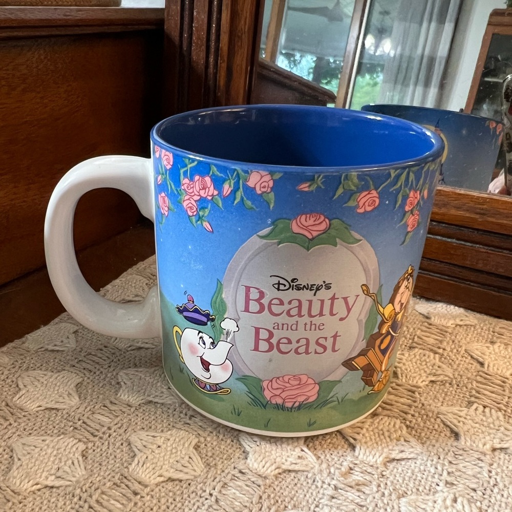 DISNEY Beauty and the Beast Classic 12oz Ceramic‎ Coffee Mug Made in Japan EUC